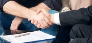 Convenio de colaboración entre la Universidad de Granada y AEDE Business School. Convenio marco escuela